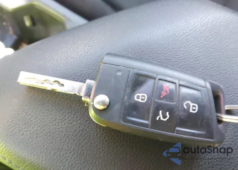 2019 Volkswagen Jetta 1.4T R-Line/1.4T S/1.4T Se from USA, damaged, VIN 3VWC57BU1KM058624